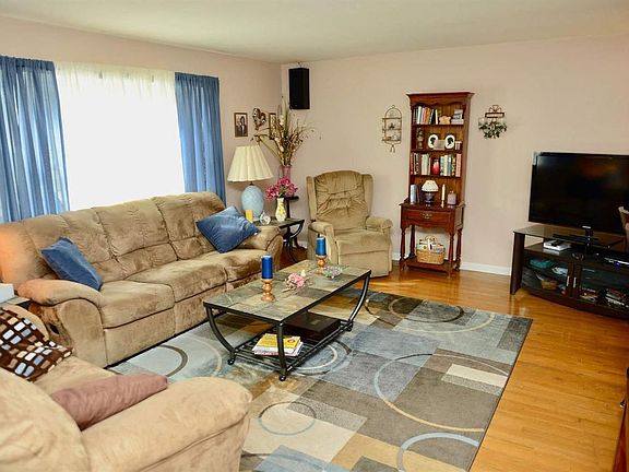 4th image of 8044 Tanager Pl