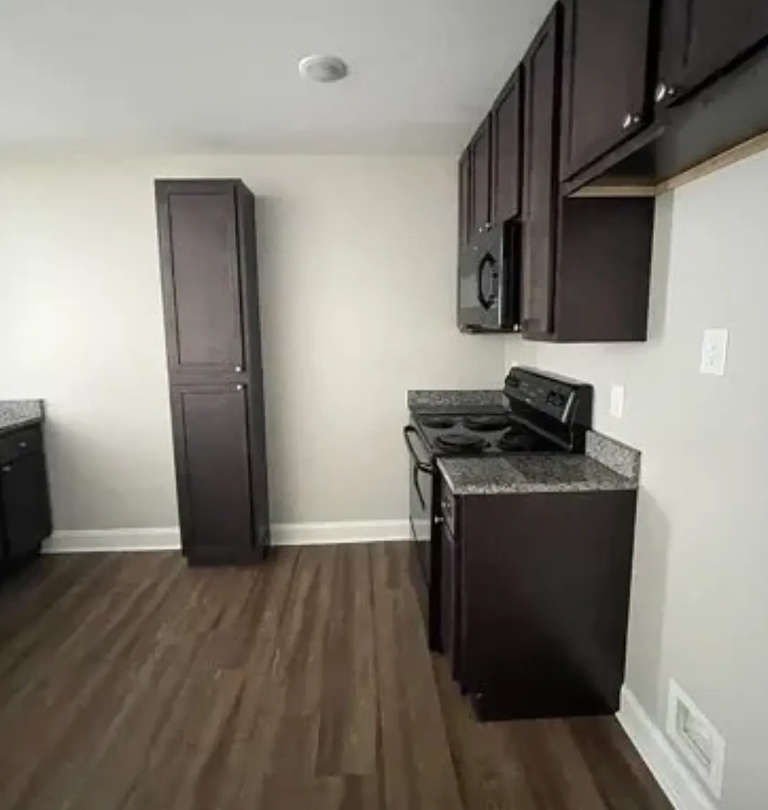 2 bed, $1,200 — Photo 3