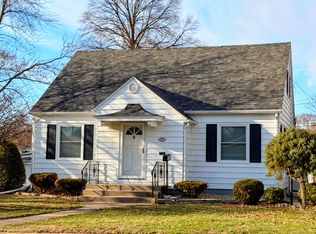 2220 E Lombard St, Davenport, IA 52803