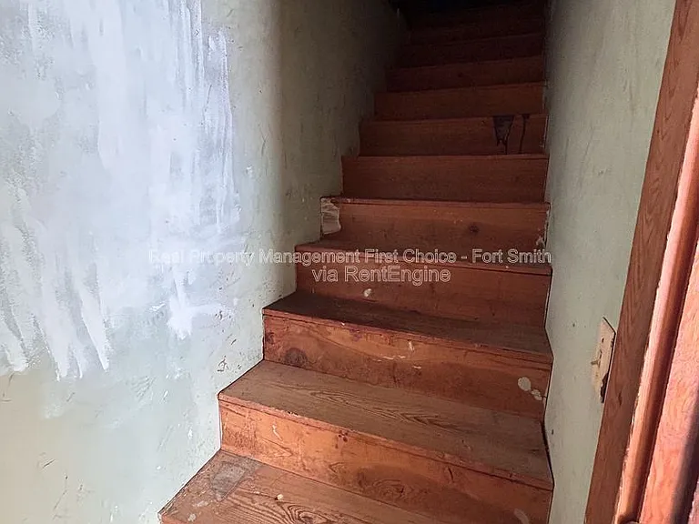 1306 S 41st St — Photo 18