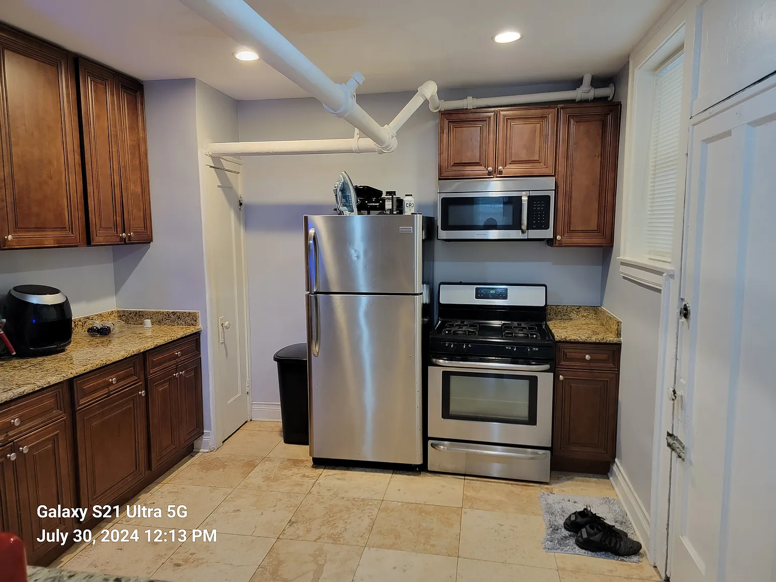 1 bed, 900 sqft, $1,400 — Photo 1