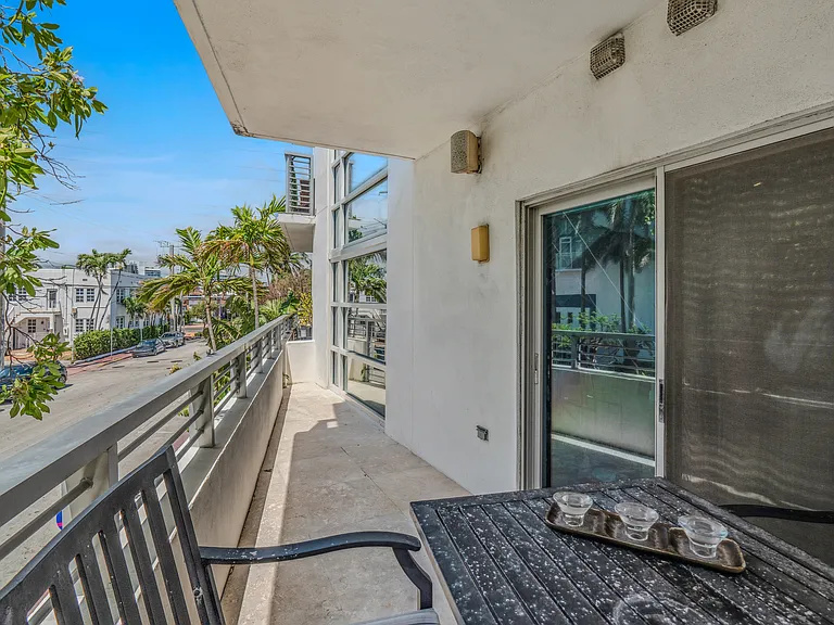 7700 Collins Ave #3 — Photo 24
