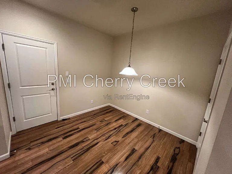 8159 S Akron Ct — Photo 6