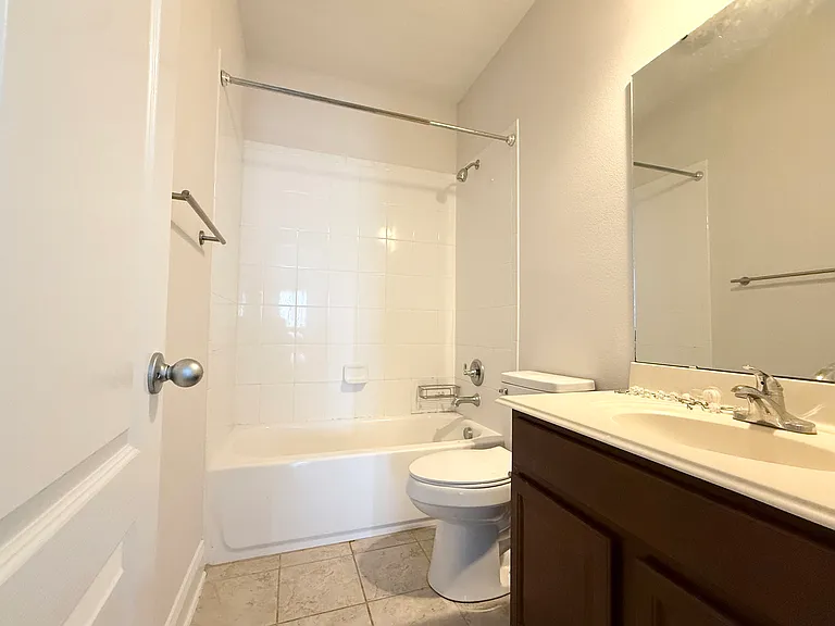 13836 Sachs Ave — Photo 20