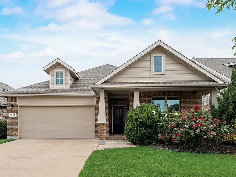 1601 Bunting Dr — Photo 1