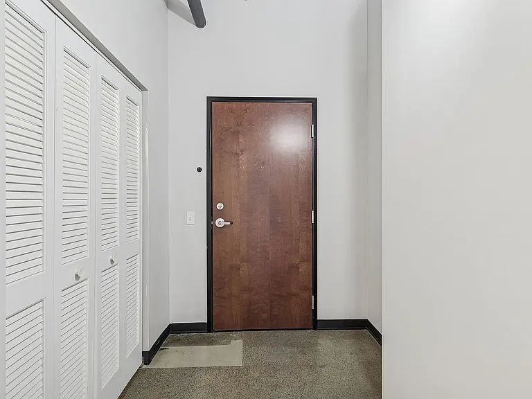 45-web-or-mls-1627 Penn Ave Unit 504-S2409-002