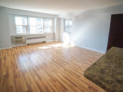 2909 N Sheridan Rd APT 1406, Chicago, IL, 60657