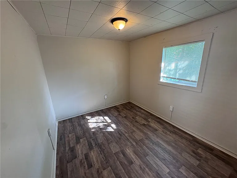 1067 Cleveland Ave — Photo 15