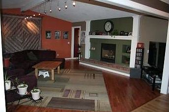 5th image of 1059 W Willow St