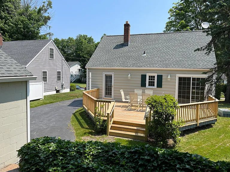 48 Spring Ln — Photo 8