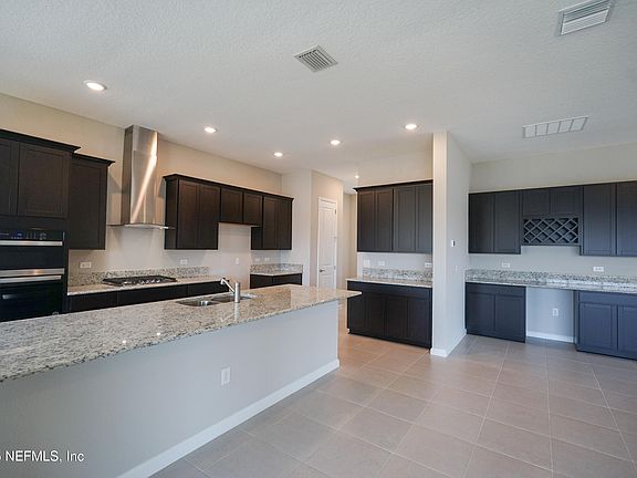 3rd image of 33 REVERIE Drive