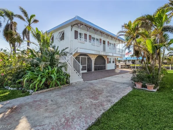 16381 Porto Bello St, Bokeelia, FL 33922
