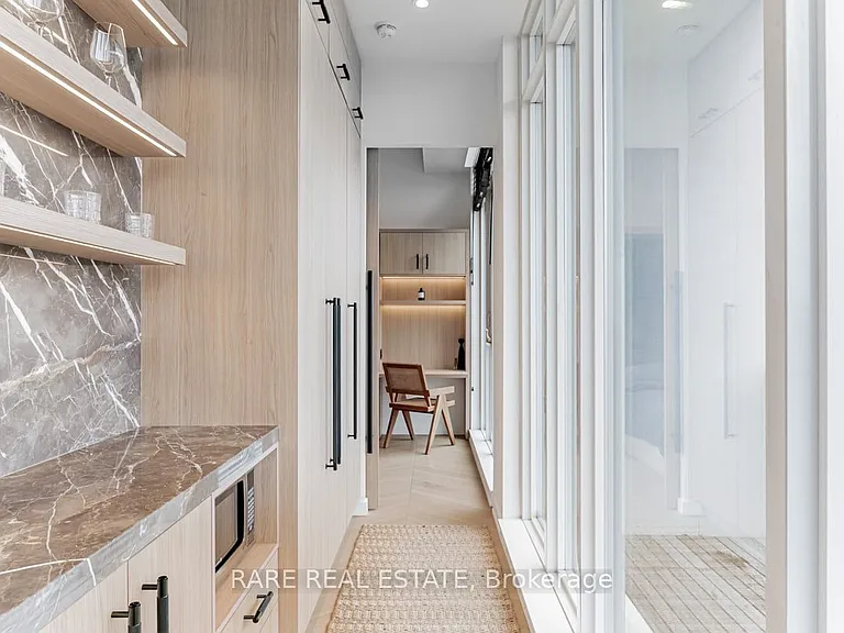 297 College St #Penthouse 5 — Photo 28