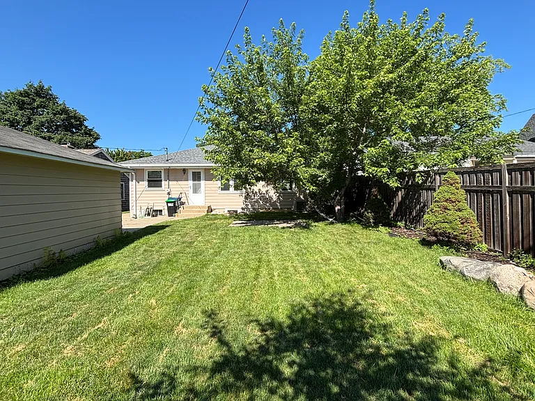 5921 Wooddale Ave — Photo 7