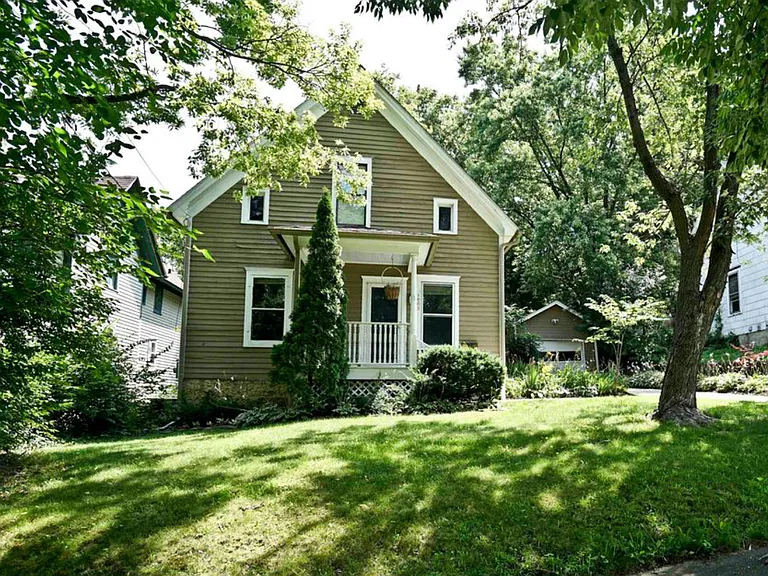 1005 C St — Photo 15