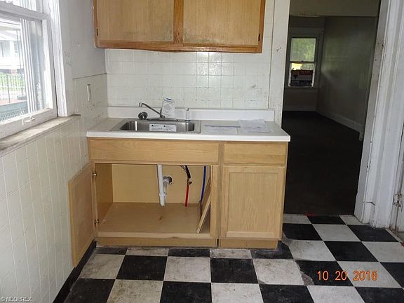 4th image of 8113 Dorver Ave