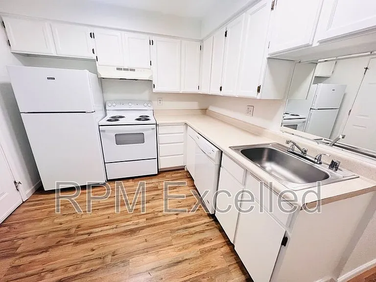 634 M St NE #4 — Photo 8
