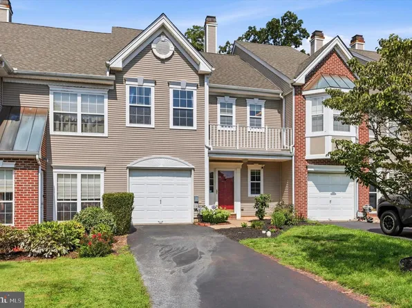 10 Saddle Ct, Schwenksville, PA 19473