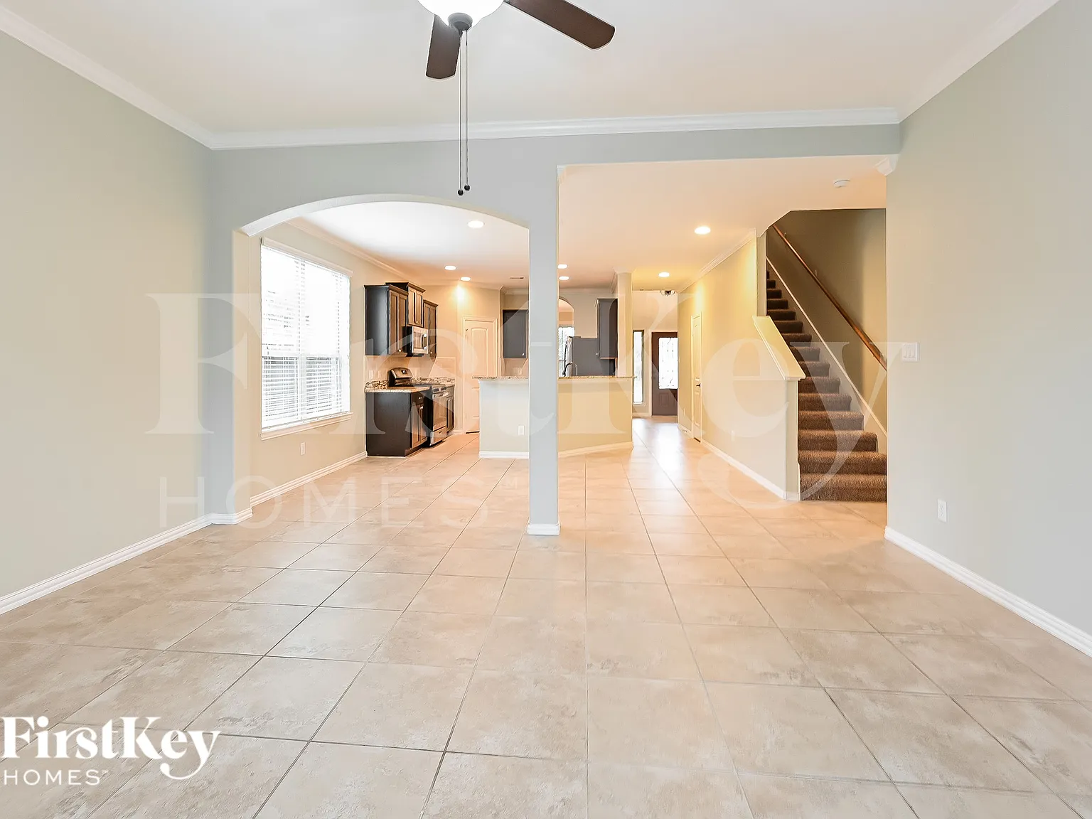 4 bed, 2.5 bath, 2376 sqft, $2,715 — Photo 4