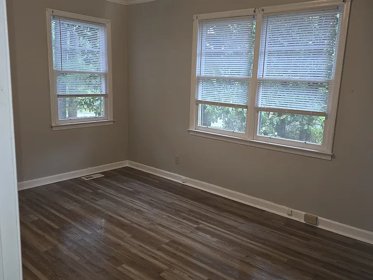 2367 Danbury Dr — Photo 9