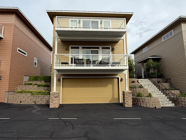 9235 Canyon Dr NW #C49 — Photo 2