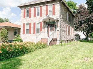 1002 Locust St, Sterling, IL 61081