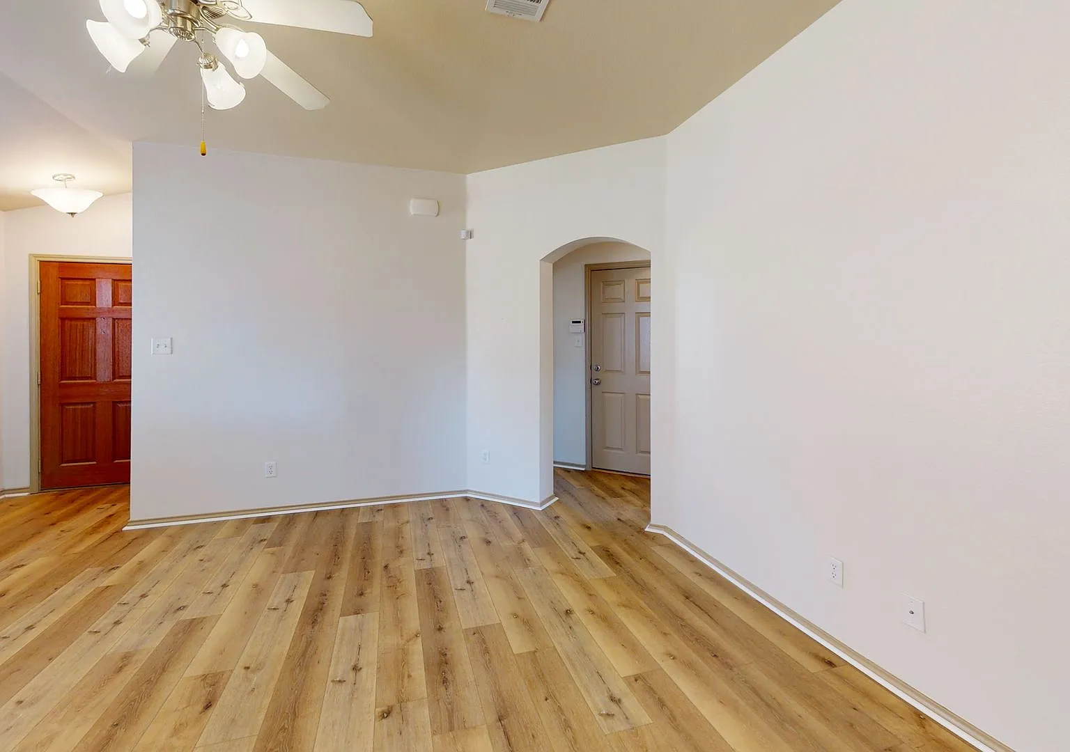 3 Bedrooms | 2 Bathrooms | New Flooring | Fresh Paint | Spanish Oaks — Photo 4