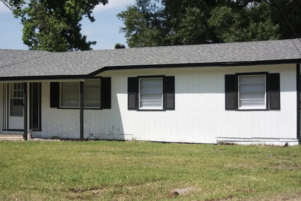 3 bed, 960 sqft, $1,595 — Photo 3