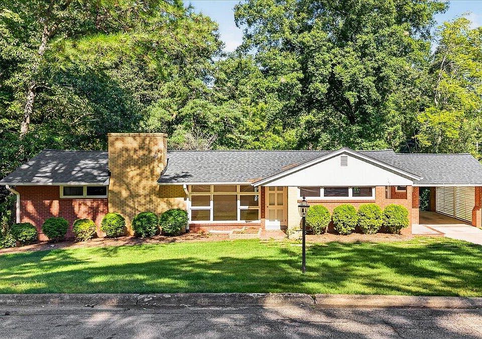 1st image of 102 Forest Rd