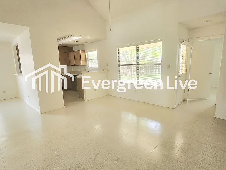 2144 Tesuque Ct — Photo 9