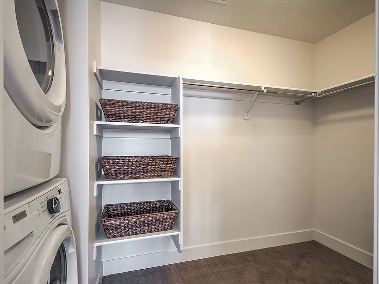 The Bonneville Apartments — Photo 31