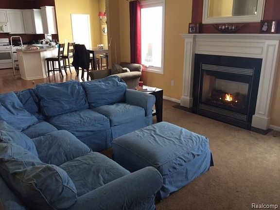 3rd image of 1293 Baywood Cir
