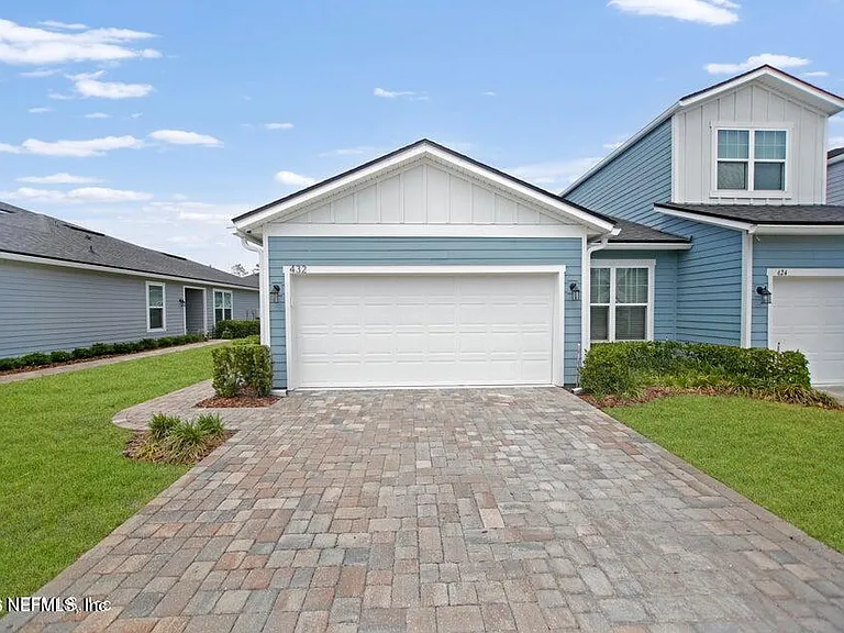 432 Pine Bluff Dr — Photo 1