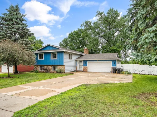 5030 Bona Rd, Mounds View, MN 55112