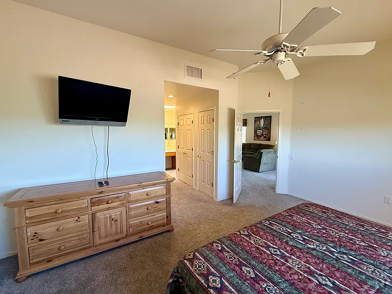4685 S Tropicana Dr — Photo 10