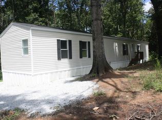 175 Lakeland Dr, Toccoa, GA 30577