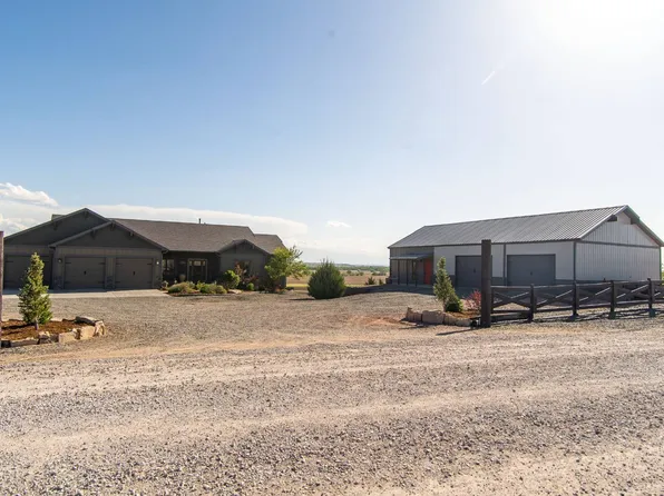 113 Arrowhead Rd, Torrington, WY 82240