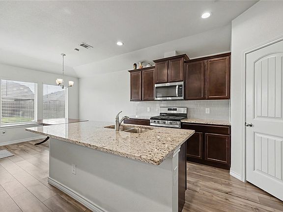 5th image of 2730 Excelsior Blvd