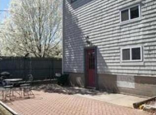 4 Hamlet St #0, Somerville, MA 02143