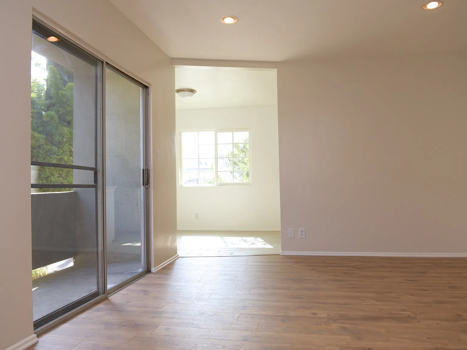 2 bed, 850 sqft, $2,195 — Photo 4