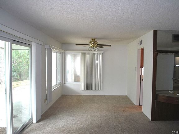 3rd image of 19842 Avenue Of The Oaks