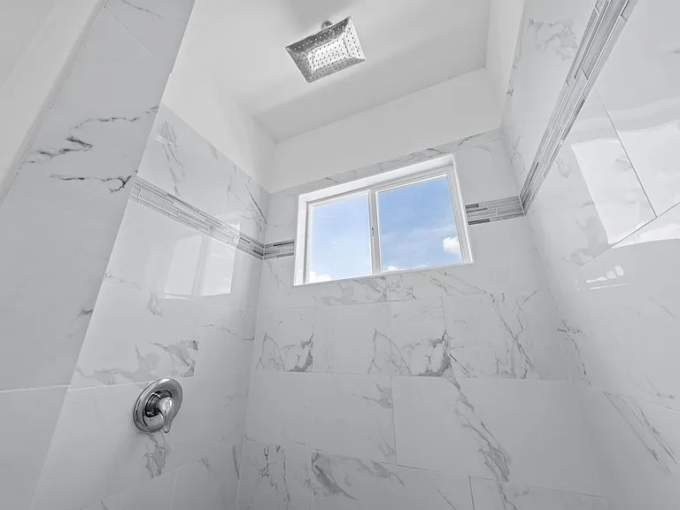 323 Gabriel St #202 — Photo 18