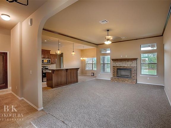 3rd image of 540 N Buckhorn Way