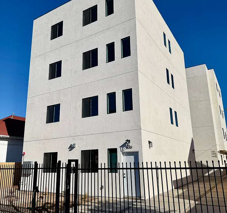1330 Magnolia Ave