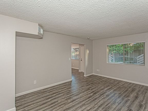 5th image of 1921-1927 West Dr #27B