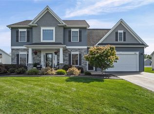 1381 Meadow Breeze Ln, Webster, NY 14580