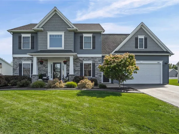 1381 Meadow Breeze Ln, Webster, NY 14580