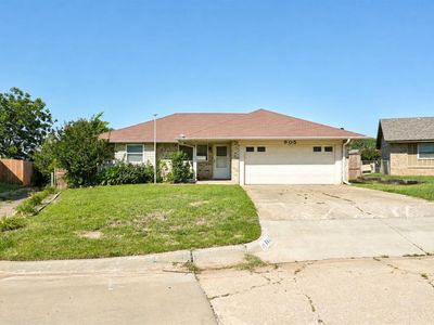 905 Highlander Dr, Moore, OK, 73160