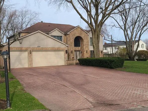 3240 Brookdale Ln, Northbrook, IL 60062