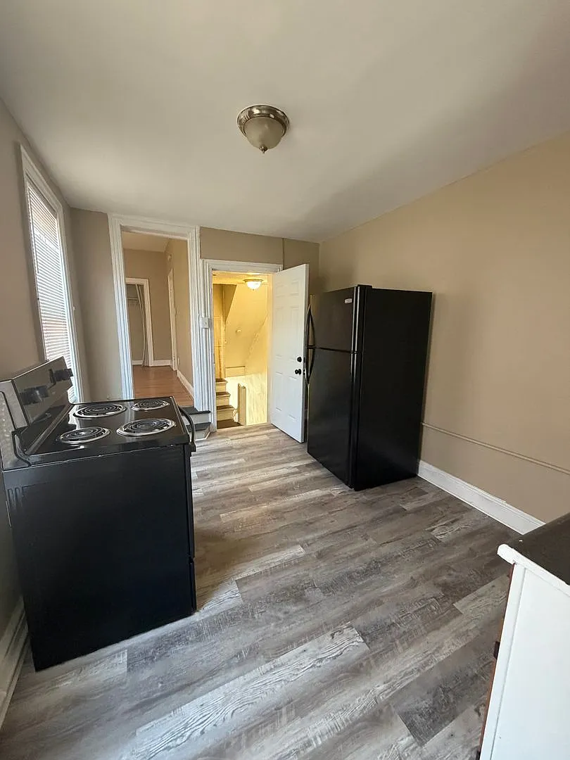 727 Chestnut Street — Photo 2